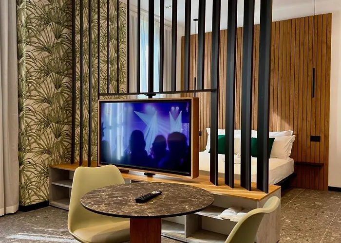 Roomscarlofelicestation Torino